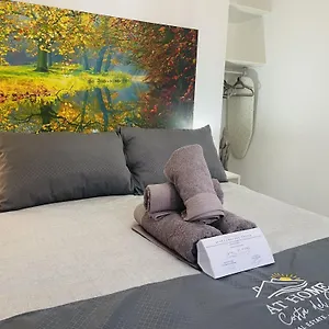 Jimena Maro En El Centro De Apartamento Nerja