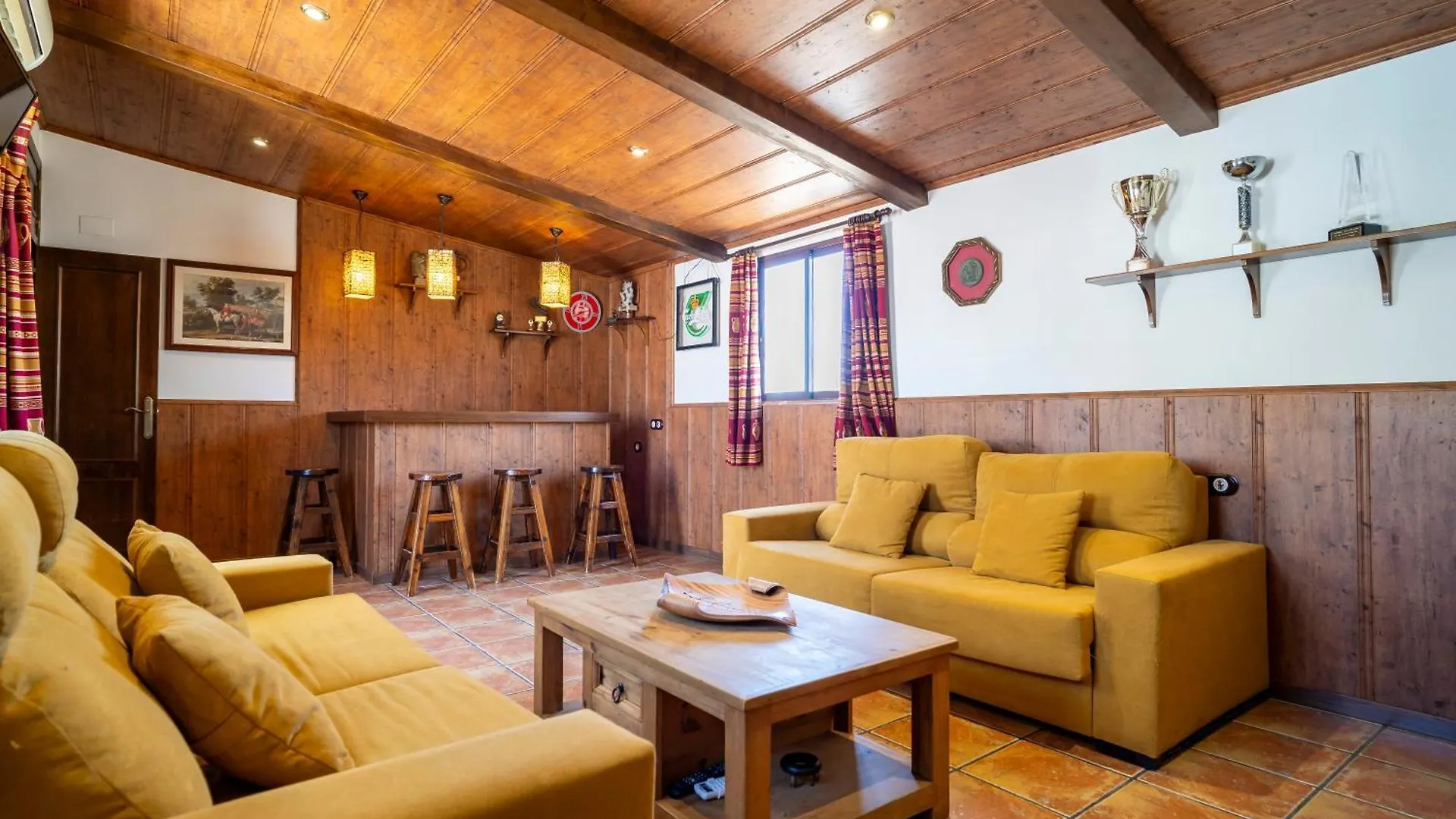 Apartamento Casa Con Patio Y Terraza En Barrio Historico De La Villa, Junto Al Adarve Priego de Córdoba