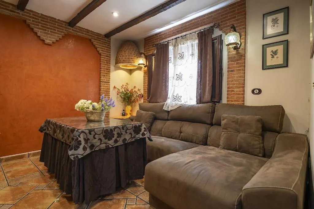 Casa Con Patio Y Terraza En Barrio Historico De La Villa, Junto Al Adarve Priego de Córdoba